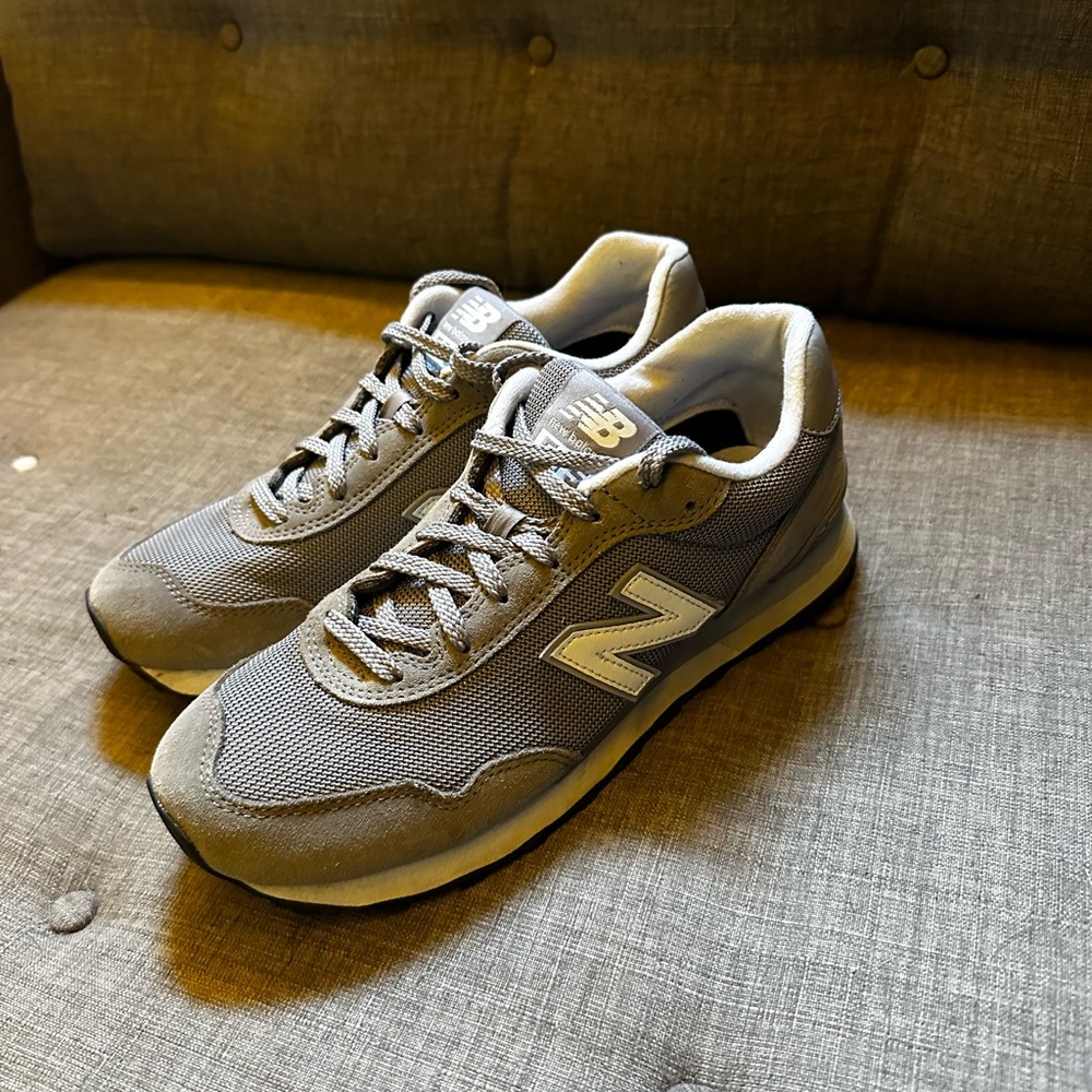 New Balance Men's Grey Sneakers